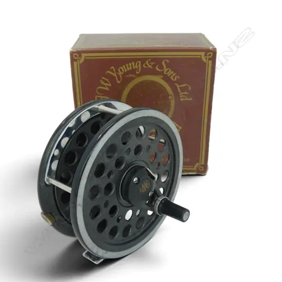 BOXED JW YOUNG 1510 FRESHWATER FISHING REEL 