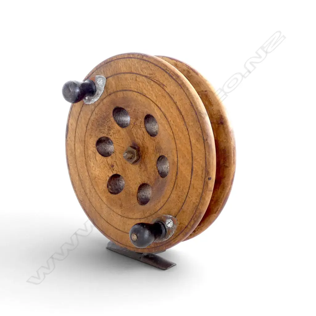 VINTAGE WOOD & BRASS ETON SUN SALMON FISHING REEL DIA180MM Image 1++