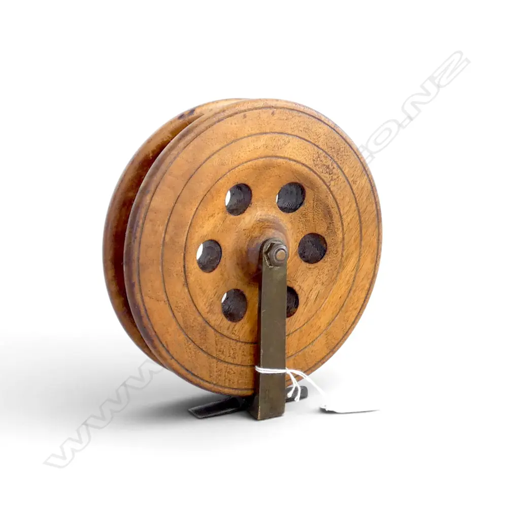 VINTAGE WOOD & BRASS ETON SUN SALMON FISHING REEL DIA180MM Image 1++