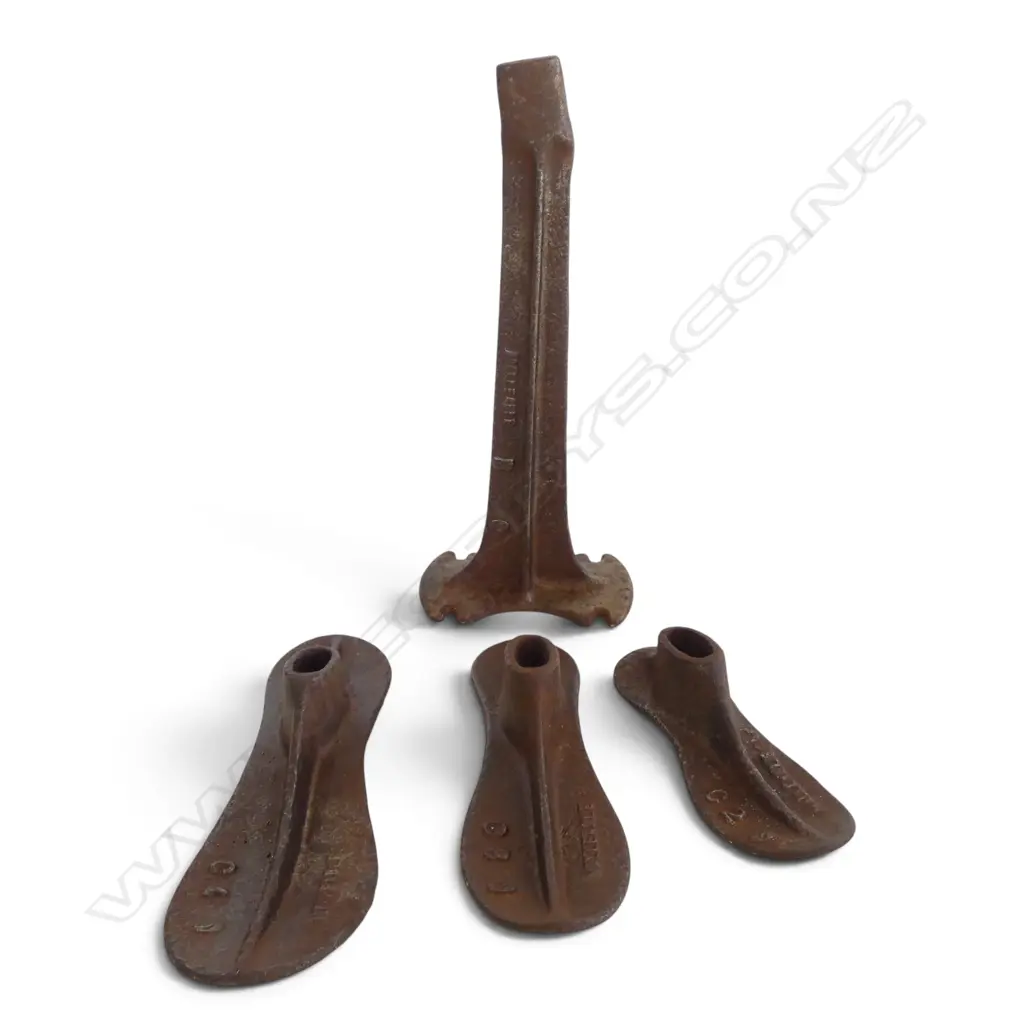 3 COBBLER'S METAL SHOE LASTS WITH METAL STAND Image 1++