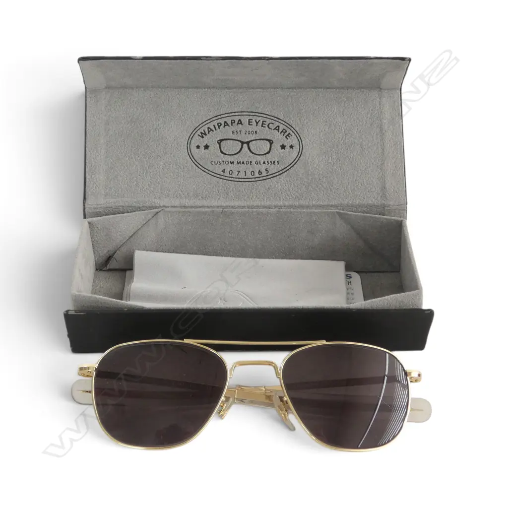 PR AMERICAN OPTICAL 'ORIGINAL PILOT' SUNGLASSES, MADE IN USA, AS NEW Image 1++