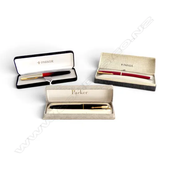 3 BOXED PARKER FOUNTAIN PENS (1 w. 14CT NIB)