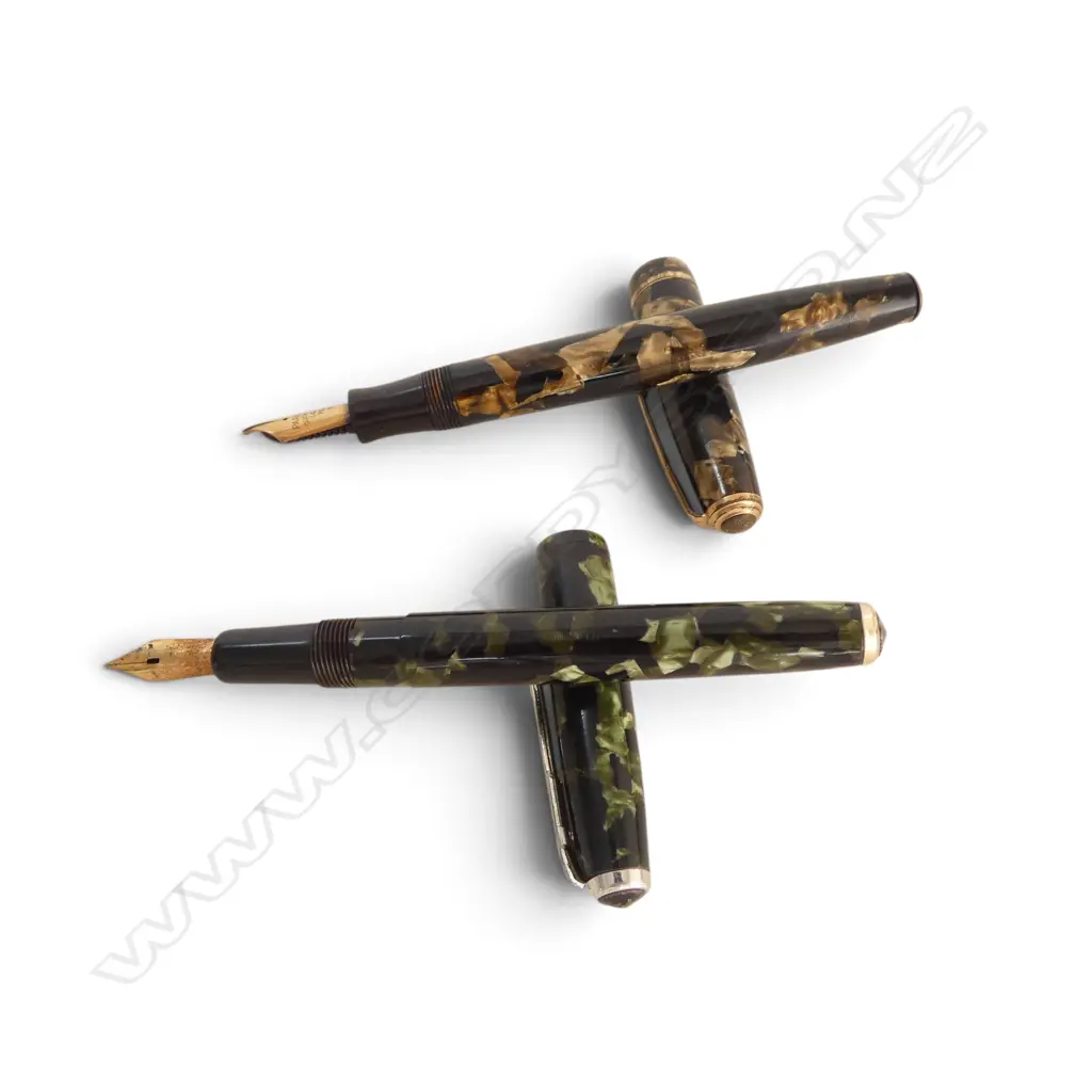 TWO VINTAGE FOUNTAIN PENS - PARKER DUOFOLD 14K NIB, & E.K.C.O. JAPAN Image 1++