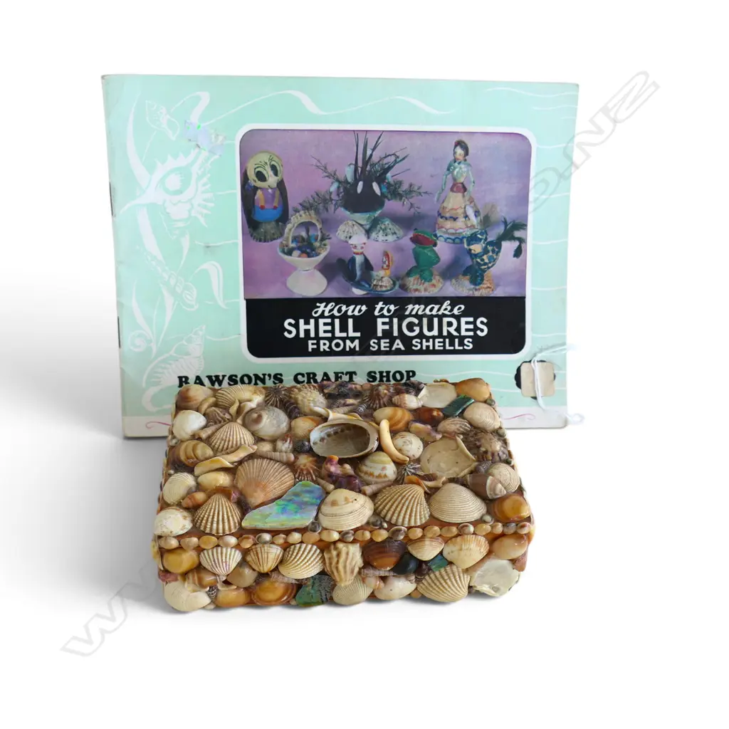 SHELL BOX WITH BOOK ON HOW TO MAKE SHELL FIGURES FROM SEA SHELLS  Image 1++