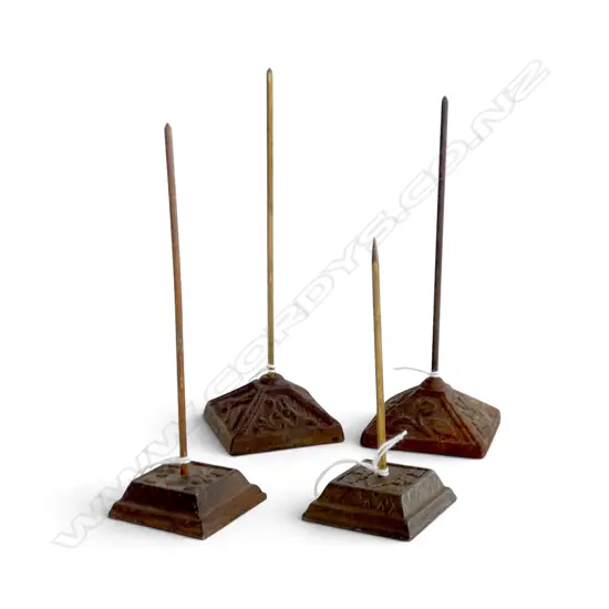 4 VICTORIAN CAST IRON LETTER/RECEIPT SPIKES ON SQUARE BASES, H.110mm-165mm