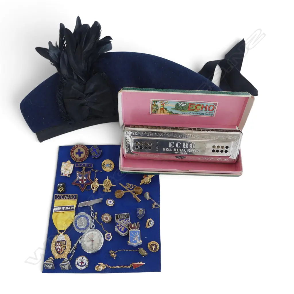 HAT + ASST. BADGES, ECHO HORHNER HARMONICA, BOXED Image 1++