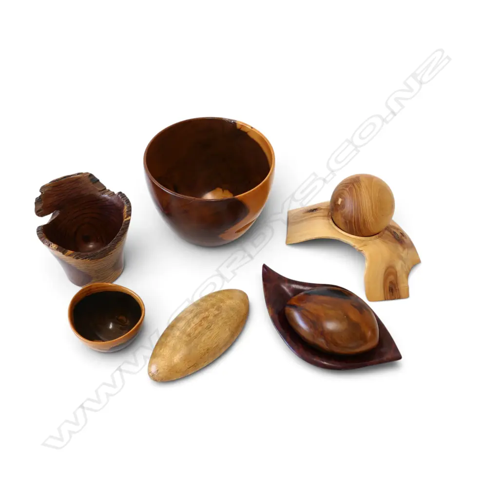 8 PCES TURNED WOOD; VASE H.140mm Image 1++