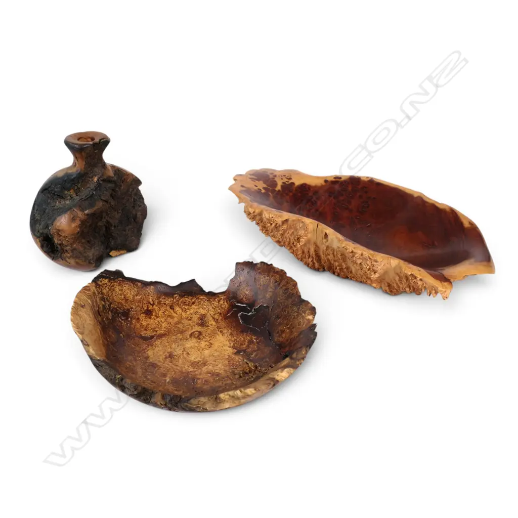 2 TURNED BURR BOWLS (BEECH - GEOFF COMBES NELSON BEECH, MALLEE - DAINTREE GALLERY AUST. W.325mm) + SCIBBLY GUM VASE Image 1++