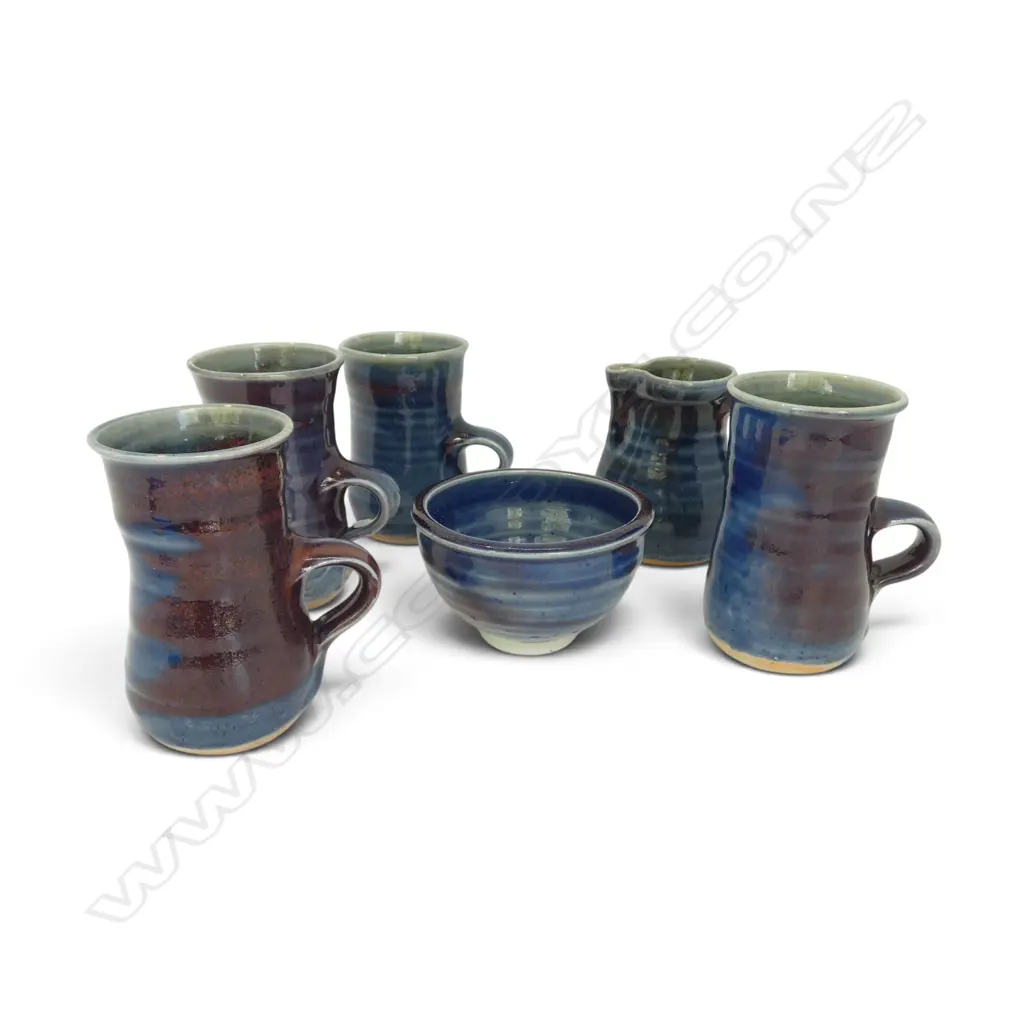 ANDREW VAN DER PUTTEN STUDIO POTTERY PART COFFEE SET; 4 CUPS, SUGAR & CREAM H.110mm Image 1++