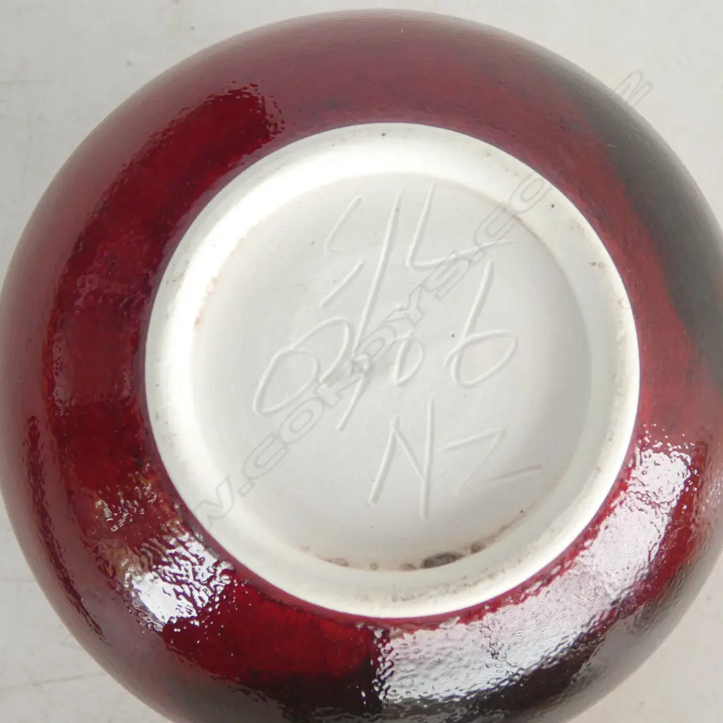 3 KEUM SUN LEE CERAMIC TRINKET BOXES, RED w GOLD DETAIL, Dia.95mm Image 1++