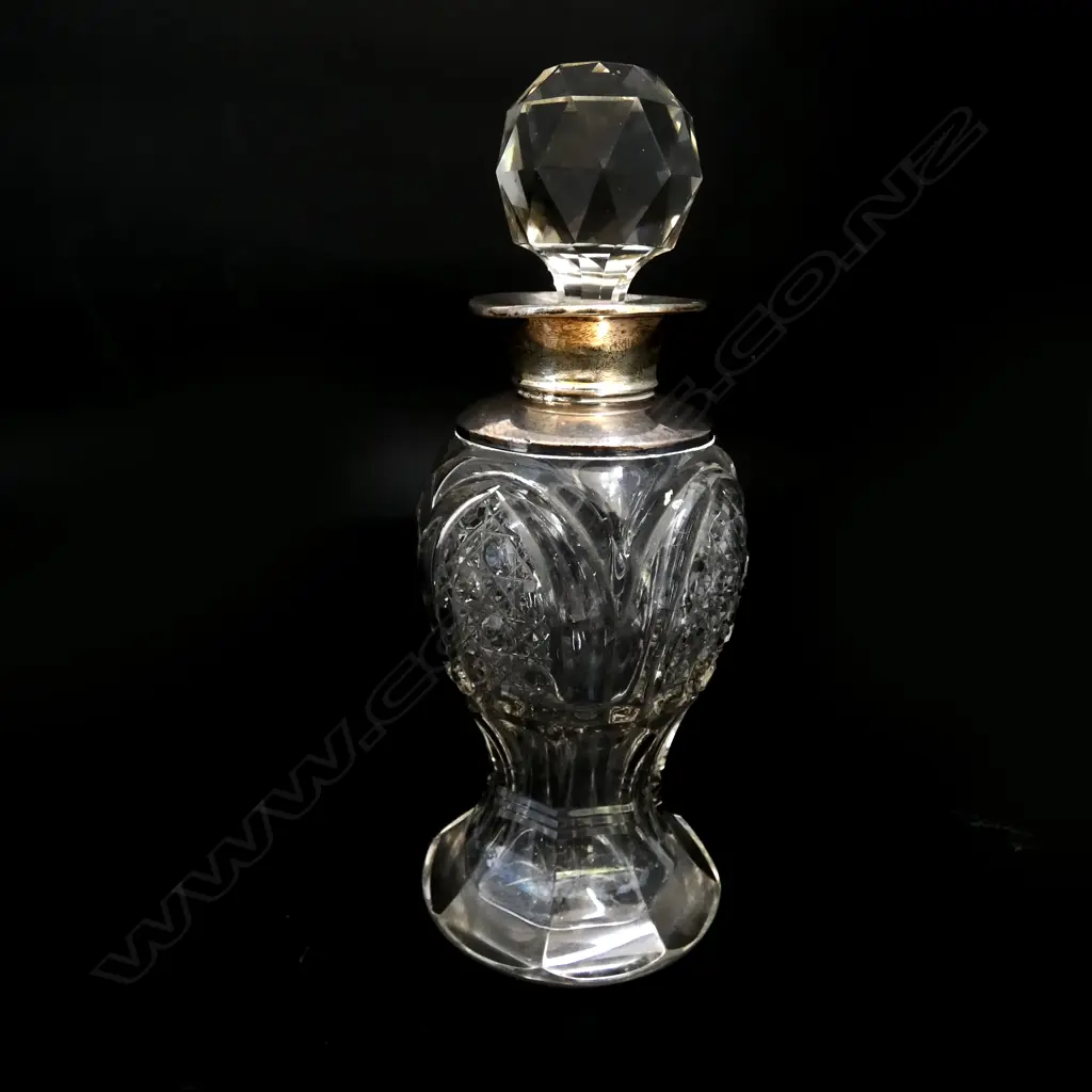 CRYSTAL BOTTLE w. STG SILVER RIM, H.190mm Image 1++