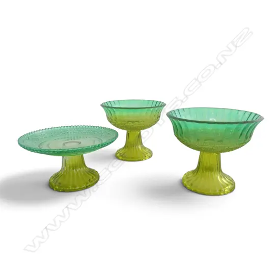 3 PIECES OF COLOURED GLASS (2 X COMPORT, 1 X TAZZA) - H.125MM