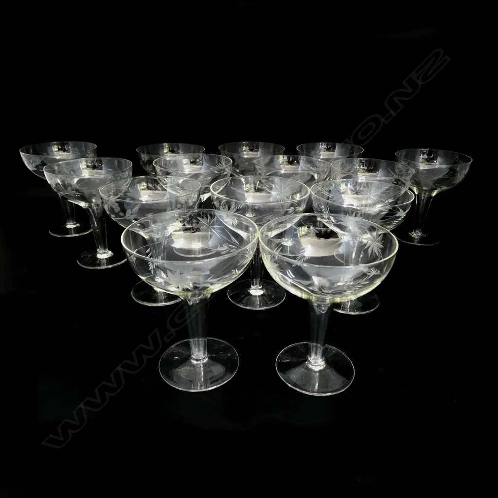 SET OF 10 & SET OF 4 HOLLOW STEM CHAMPAGNE GLASSES Image 1++
