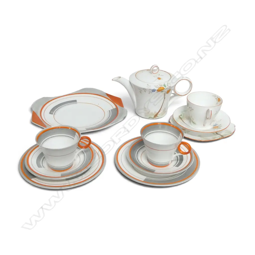 2 SHELLEY CHINA GEOMETRIC CSPS & CAKE PLATE WITH SHELLEY TEAPOT & CSP ORANGE FLOWER PAT Image 1++