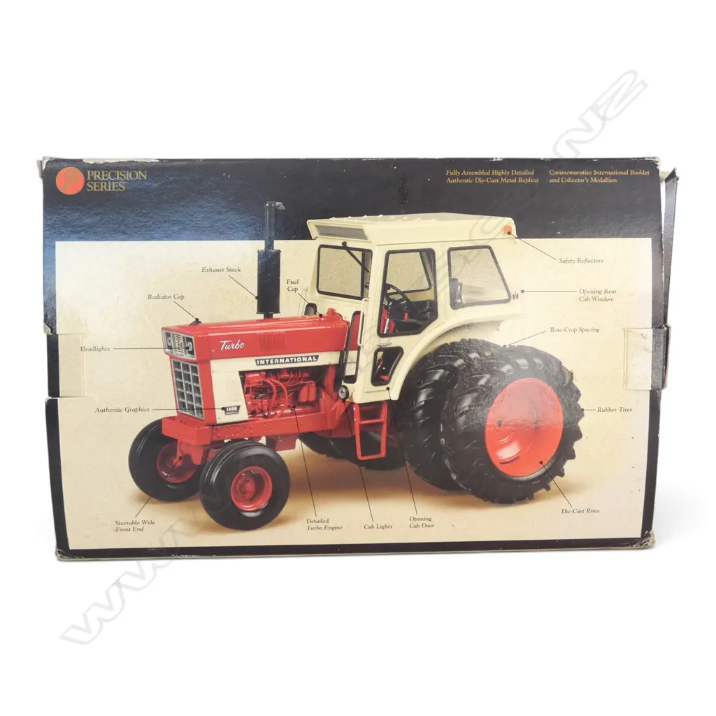 BOXED INTERNATIONAL PRECISION SERIES MODEL 1466 HARVESTER 1:16 SCALE  Image 1++