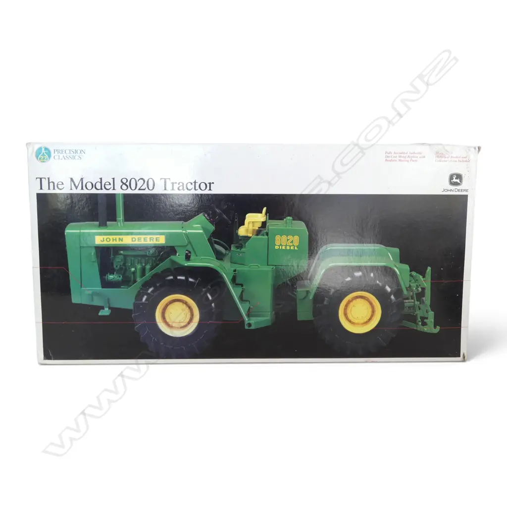 BOXED PRECISION CLASSICS MODEL JOHN DEERE 8020 TRACTOR, DIE CAST REPLICA w MOVING PARTS, approx 380x200x130mm Image 1++