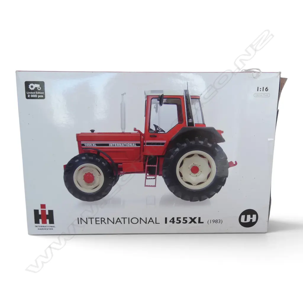 BOXED INTERNATIONAL MODEL TRACTOR 1455 HLY, 1:16 SCALE, 1983 LTD ED of 2000 Image 1++