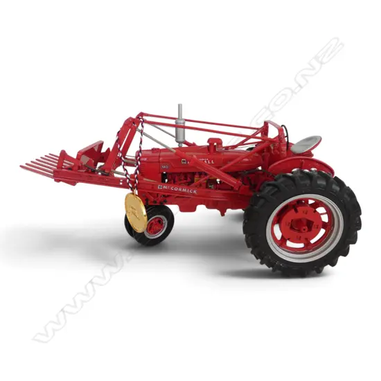 PRECISION SERIES DIE CAST REPLICA FARMALL TRACTOR w LOADER, 1:16 SCALE