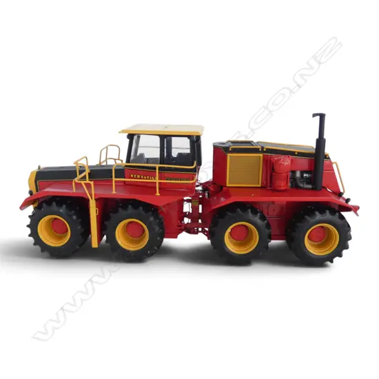BOXED VERSATILE 'BIG ROY' MODEL TRACTOR, DIE CAST SCALE 1:32