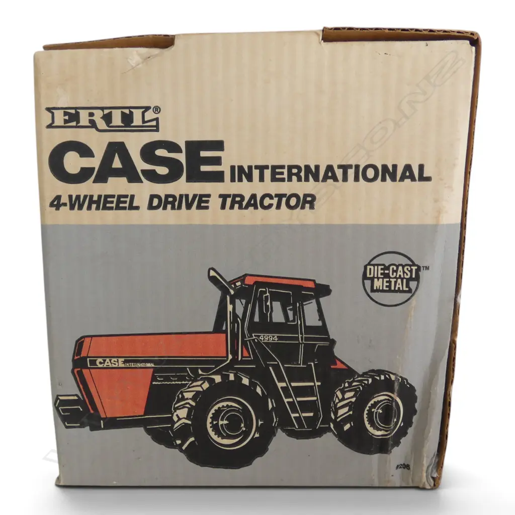 BOXED CASE INTERNATIONAL 4 WHEEL DRIVE TRACTOR, 1:16 SCALE Image 1++