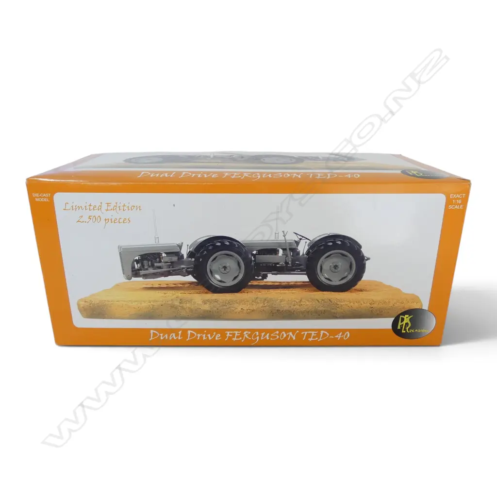 BOXED LTD ED MODEL DUAL DR, IVE FERGUSSON TED-40 w DIORAMA PLATFORM, 1:16 SCALE Image 1++