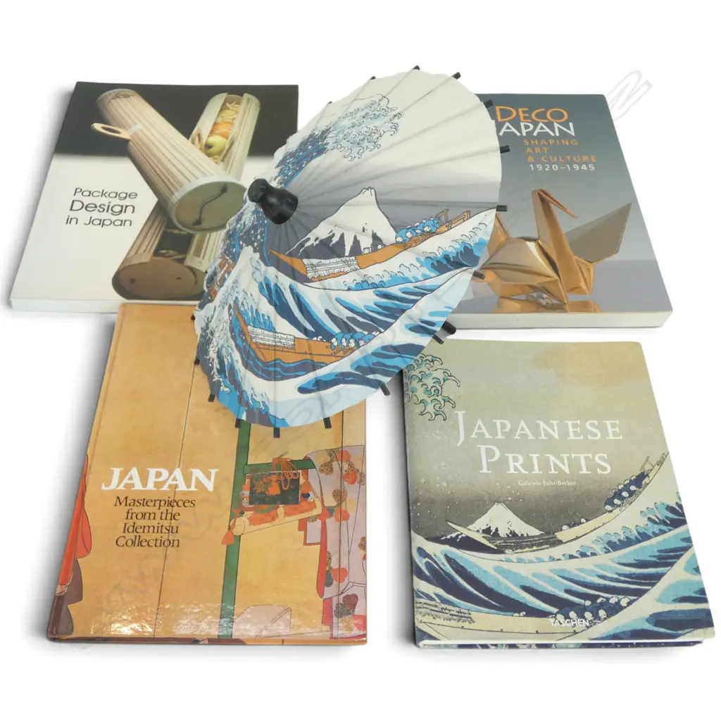 4 JAPANESE ART REFERENCE BOOKS + MINIATURE UMBRELLA  Image 1++