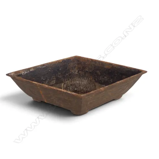 VICTORIAN CAST IRON DIAMOND SHAPE FLOWER TROUGH W. KENZAN FLOWER FROG, L.300mm H.70mm