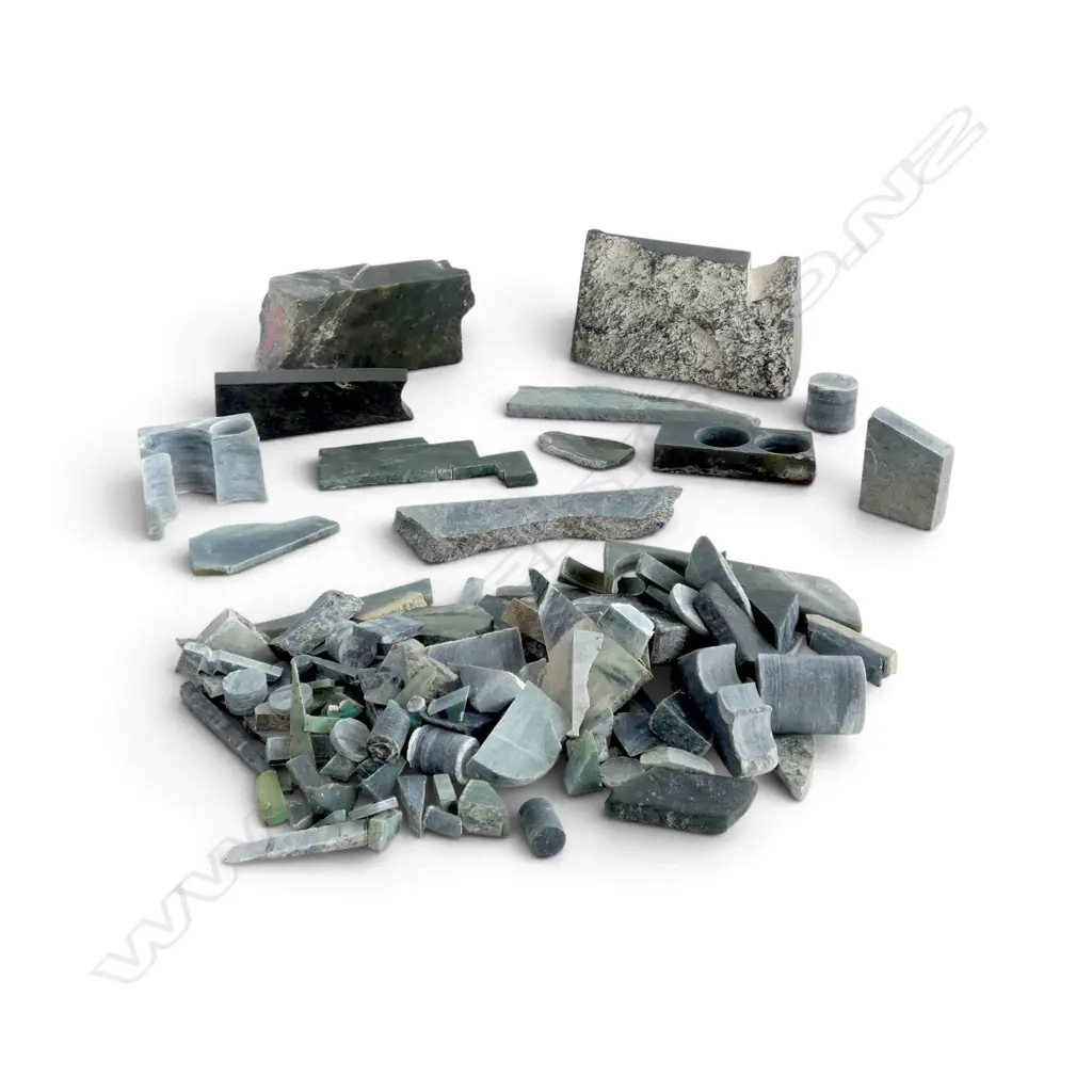 1.3KG GREENSTONE PIECES Image 1++