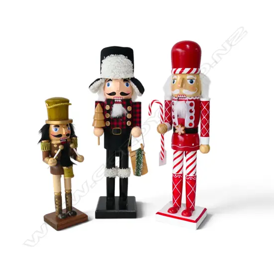 3 NUTCRACKERS H.360mm