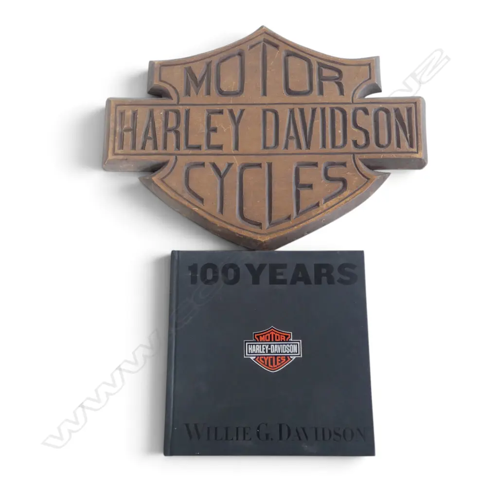 HARLEY DAVIDSON '100 YEARS' BOOK & PLAQUE 390x530mm Image 1++