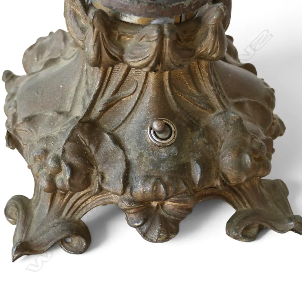 A CLASSICAL FIGURED TABLE LAMP WITH GLASS SHADE 710MM (H) Image 1++