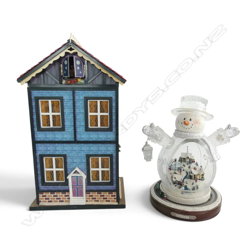 2 XMAS DECORATIONS; HOUSE H.420mm, SNOWMAN Image 1++
