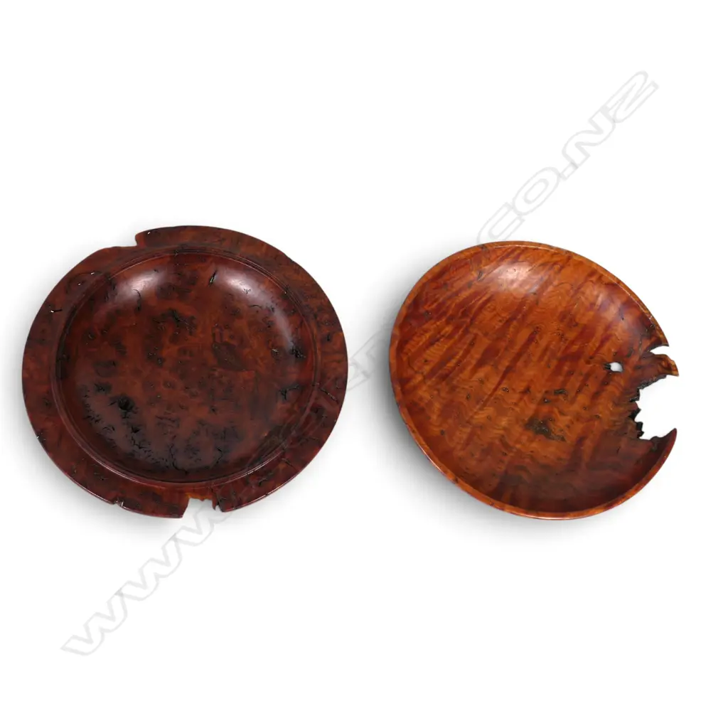 2 TURNED WOODEN BOWLS (NZ TAWHAI CHRIS GUY TAUPO 285mm dia) Image 1++