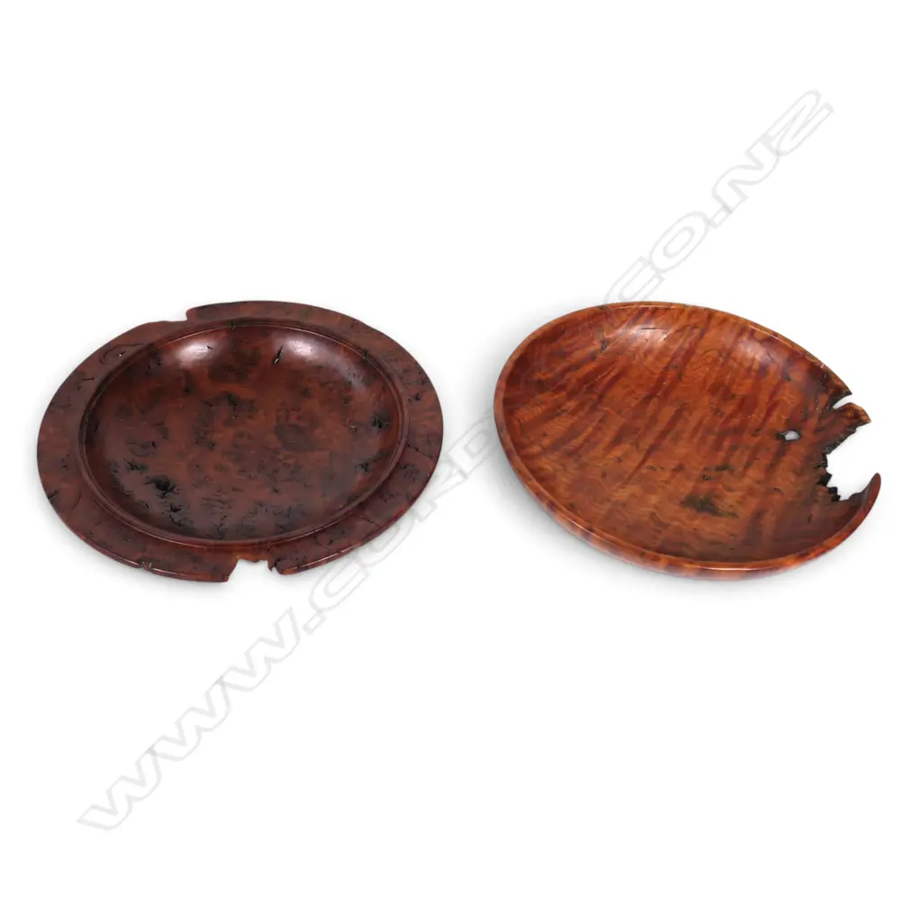 2 TURNED WOODEN BOWLS (NZ TAWHAI CHRIS GUY TAUPO 285mm dia) Image 1++