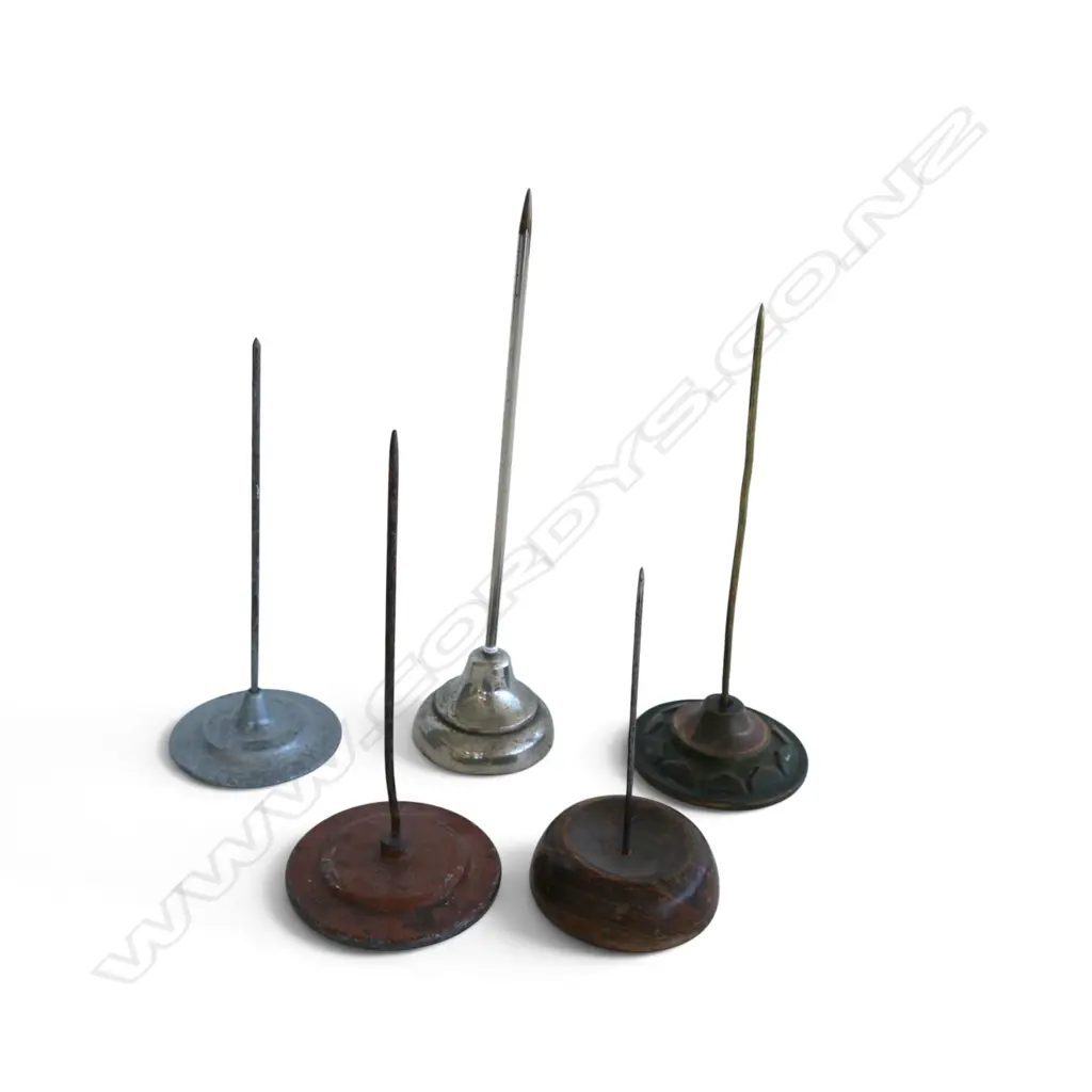 5 VINTAGE METAL LETTER SPIKES ON CIRCULAR BASES, H.130mm-230mm  Image 1++