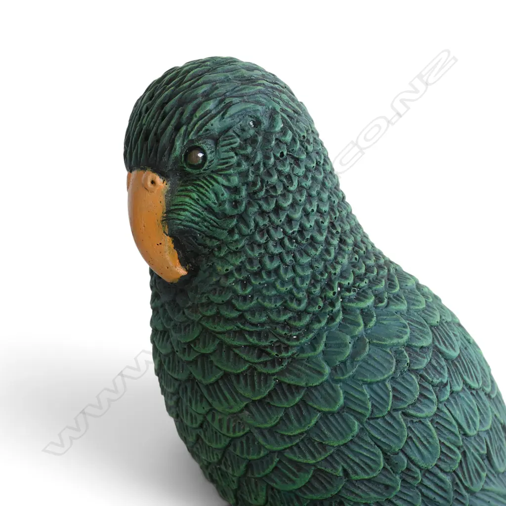 HEAVY CONCRETE KAKAPO GARDEN ORNAMENT L.250mm H.300mm Image 1++