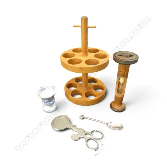 5 EGG ITEMS; WOODEN STAND, TIMER, CUTTER, B/W CUP, STG SILVER ELKINGTON EGG SPOON 21gms