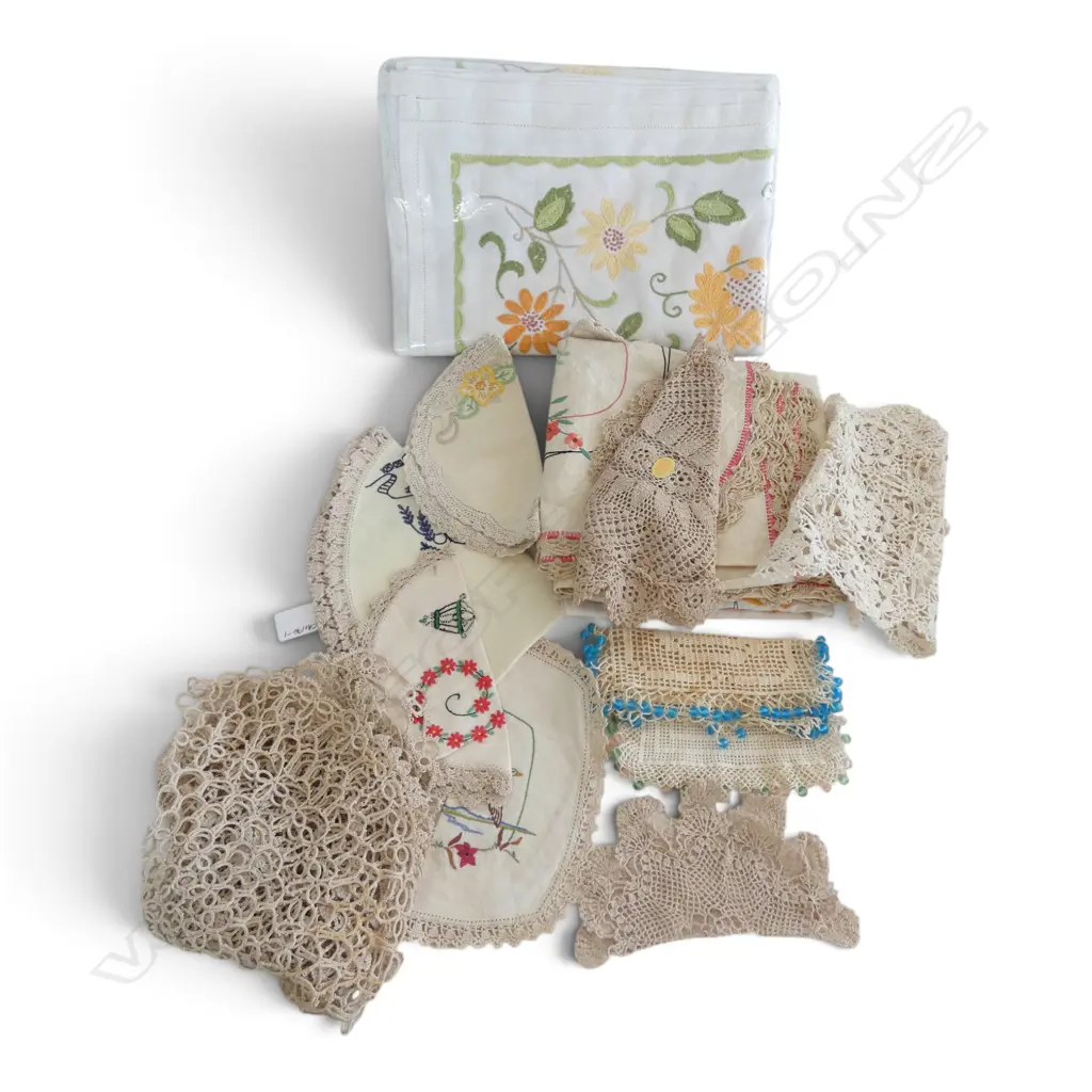 ASST. VINTAGE LINEN Image 1++