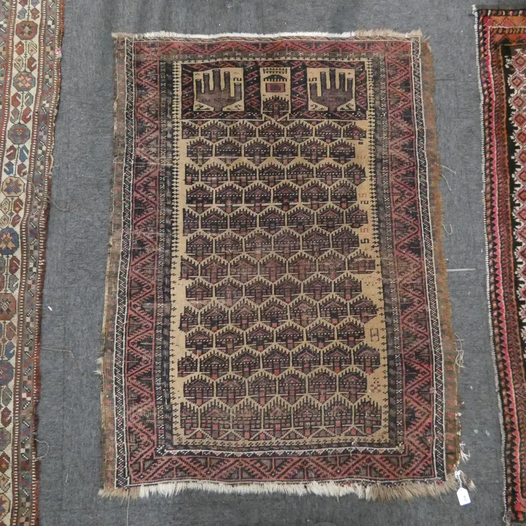 VINTAGE BALUCH HAND KNOTTED ALL WOOL PRAYER RUG worn pile & edging 1100x830mm Image 1++
