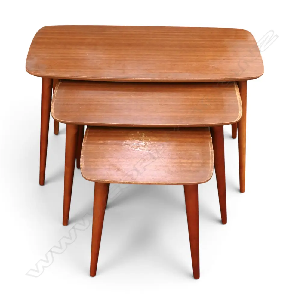 SET OF THREE RETRO NESTING TABLES (SOME WEAR), LGST 390 X 610X 270MM Image 1++