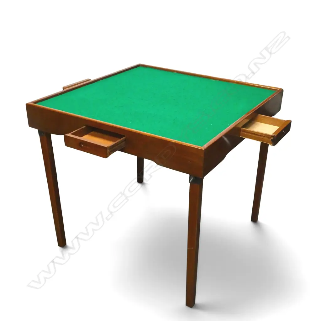 A VINTAGE QUALITY MAHJONG GAMES TABLE IN MAHOGANY W. DRAWERS & FOLDABLE LEGS, L.840mm W.860mm H.750mm Image 1++