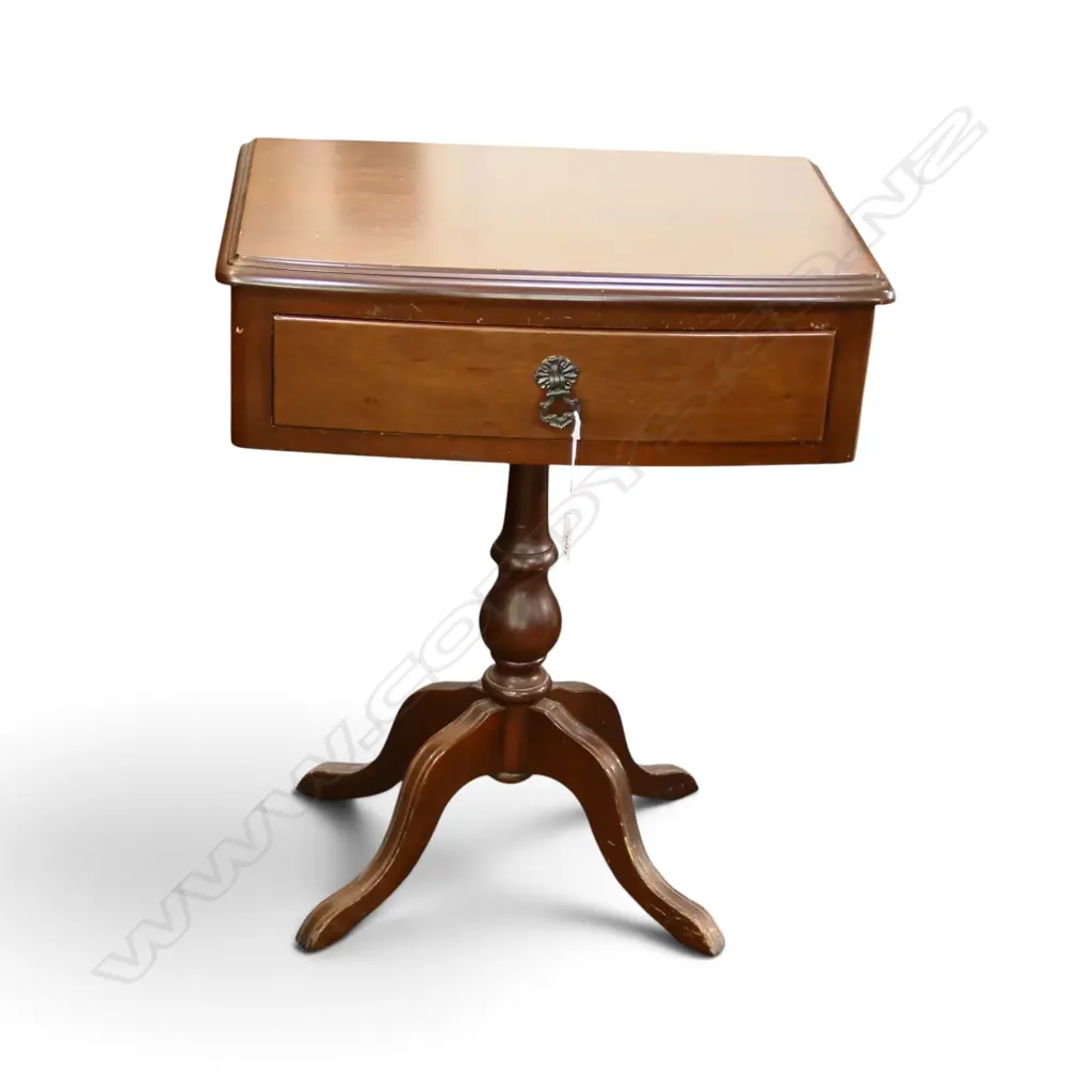 MAHOGANY SIDE TABLE 490x350x620mm Image 1++