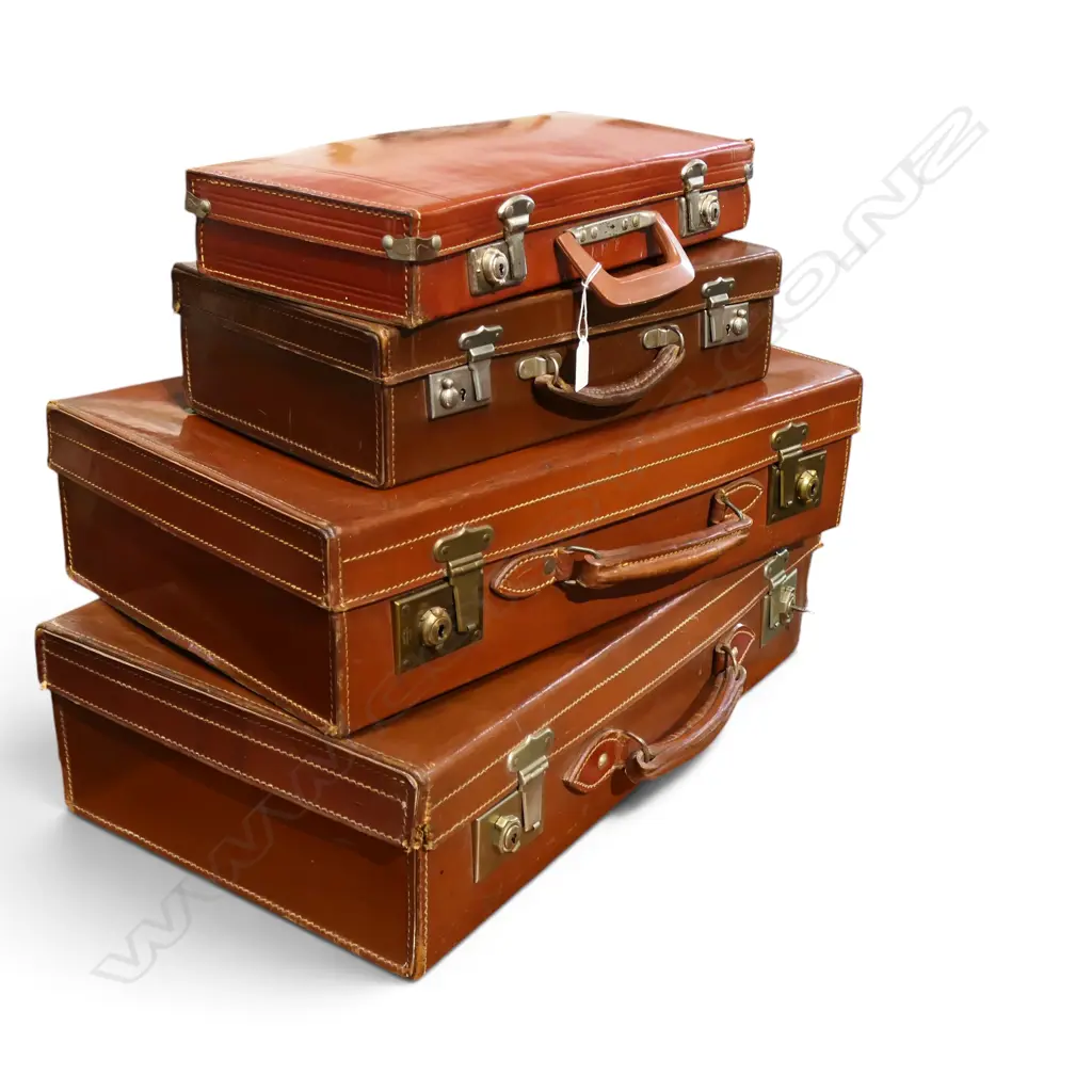 4 VINTAGE SUITCASES W.610mm Image 1++
