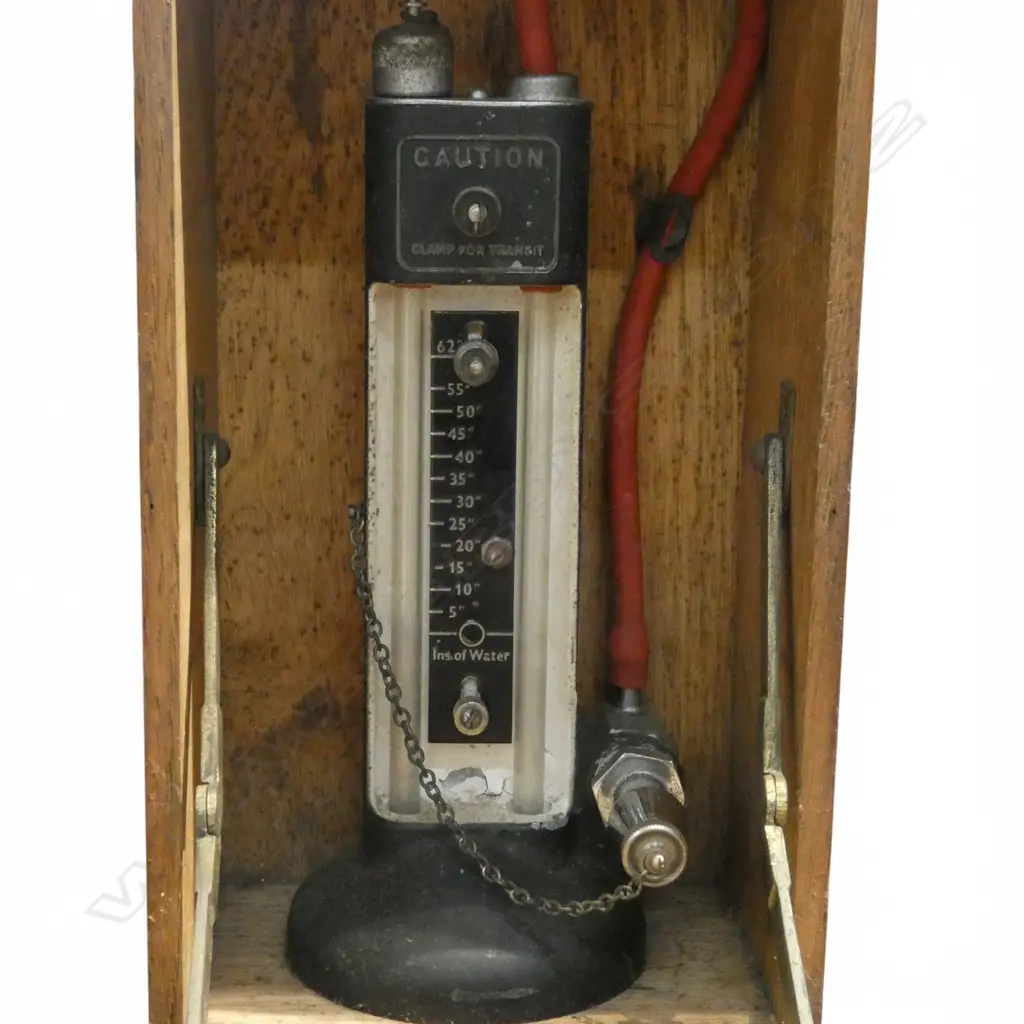 RAF 'DINGHY TESTING MANOMETER' CASED H.260mm Image 1++
