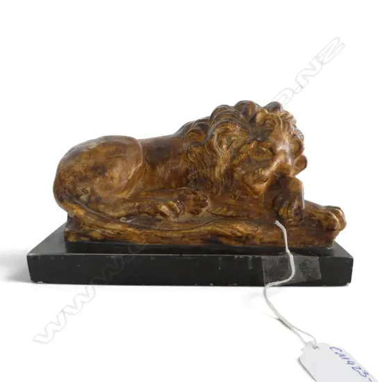 CAST SLEEPING LION ORNAMENT W.210mm