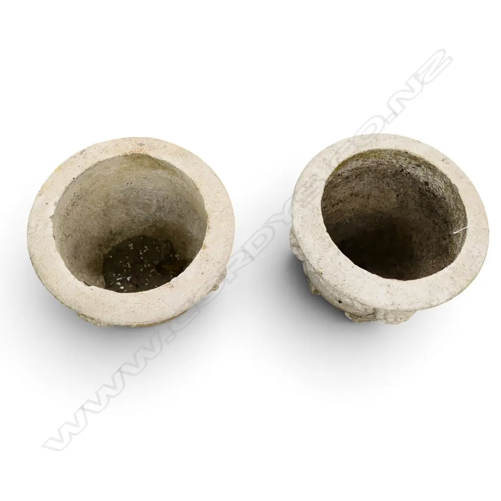 PR WHITE PAINTED CONCRETE GARDEN POTS H.320mm, 380mm dia Image 1++