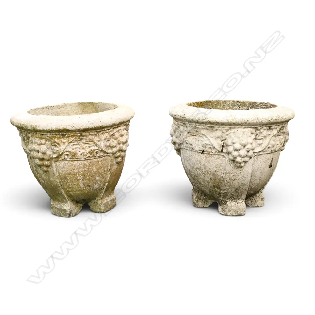 PR WHITE PAINTED CONCRETE GARDEN POTS H.320mm, 380mm dia Image 1++