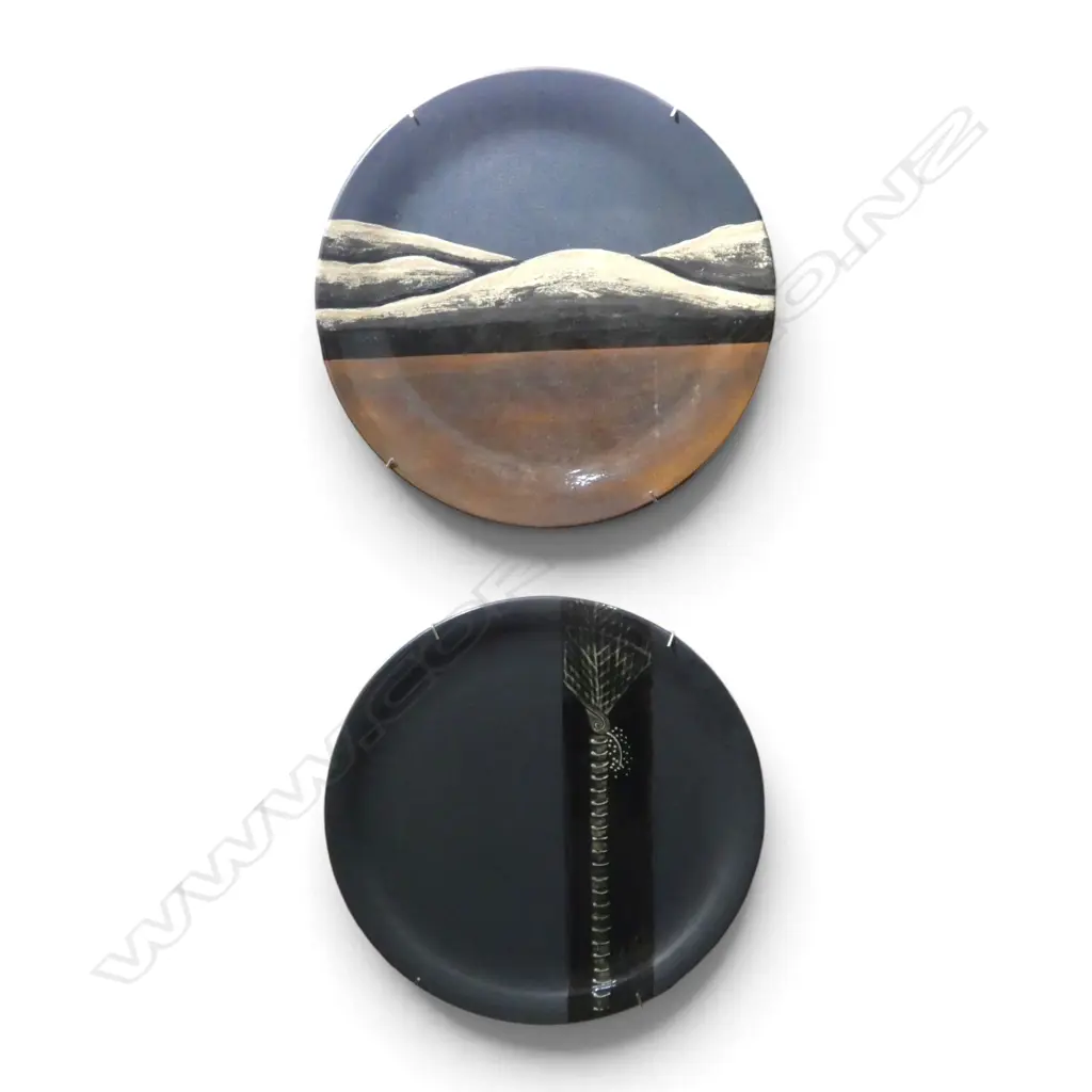 2 MORRIS & JAMES PLATTERS 485mm dia Image 1++