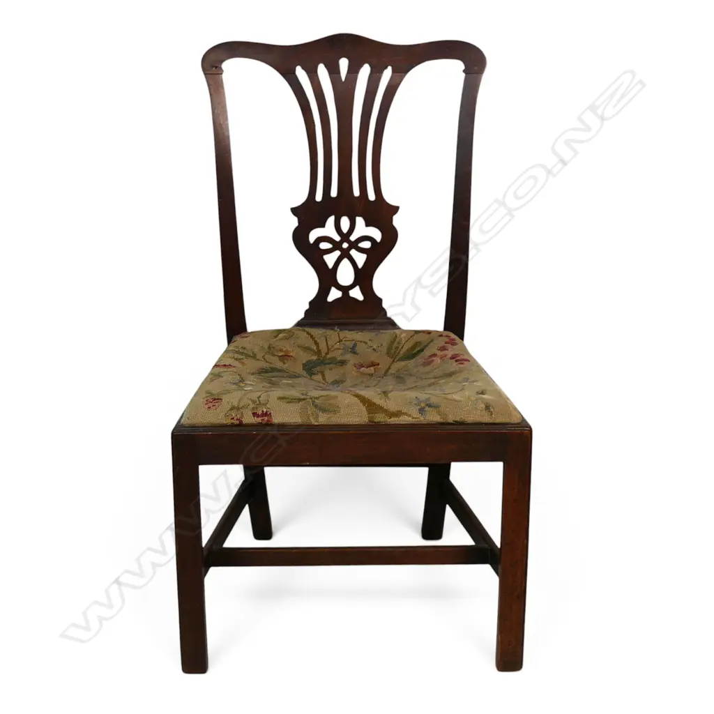 ANTIQUE MAHOGANY CHAIR w. NEEDLEWORK SEAT Image 1++