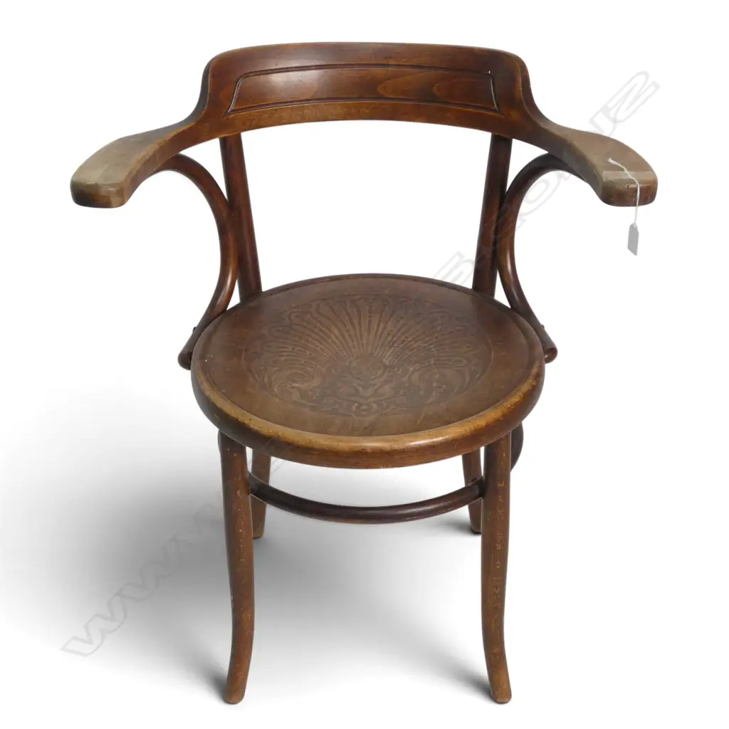 BENTWOOD CHAIR Image 1++